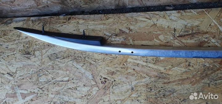 Рейлинг крыши левый Volkswagen Tiguan 2007-2011