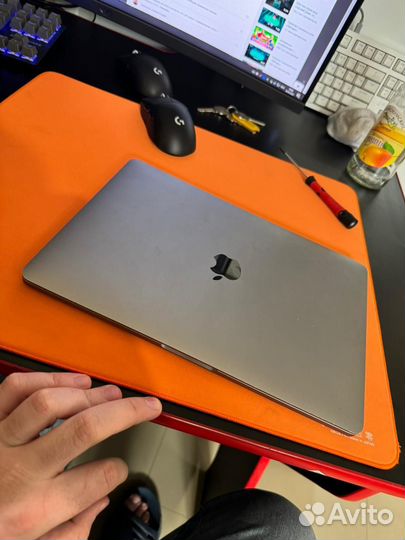 Macbook Pro 13 2019 touch bar