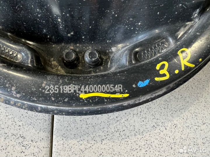 Щит опорный задний правый Renault Arkana пробег 46