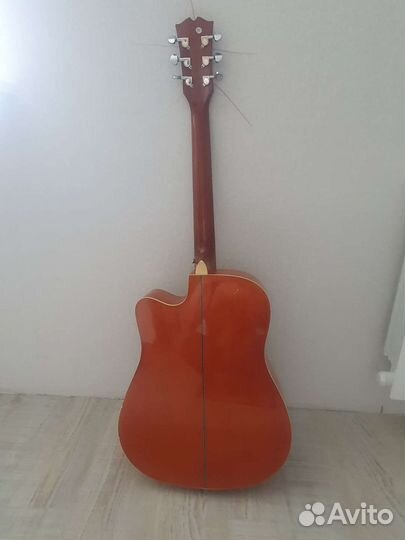 Акустическая гитара