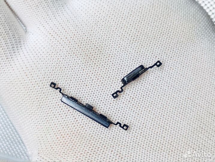 Samsung Galaxy S3 Mini. Боковые кнопки корпуса