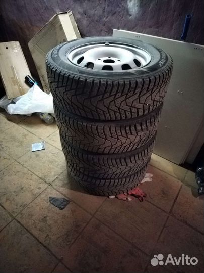 Hankook Dynamic 4x4 215/65 R16 20B