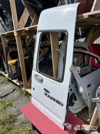 Дверь задняя правая Ford Tourneo Connect 1.8 DI