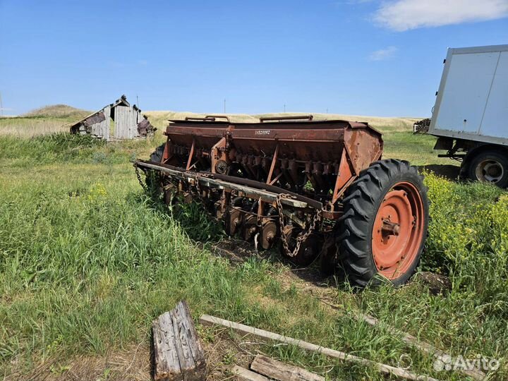 Сеялка Красная Звезда СЗТ-3.6А, 1994