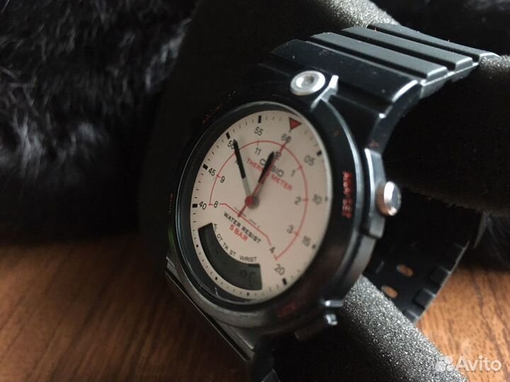 Casio AW10 Thermometer (наручные часы)
