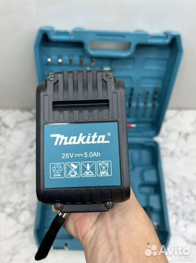 Шуруповерт makita 26в с набором бит и сверел