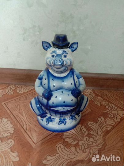 Штоф графин бутылка гжель. Свинья