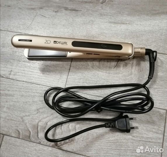 Выпрямитель для волос новый с титановым покрытием