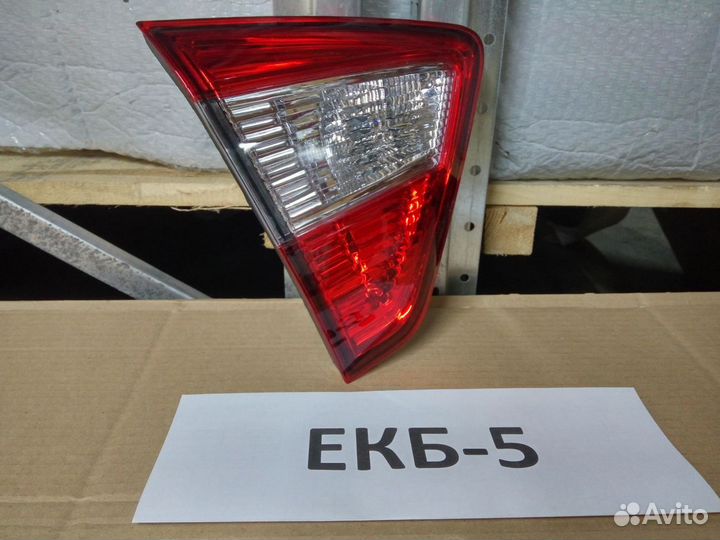 Фонарь левый внутренний Nissan Terrano 2014