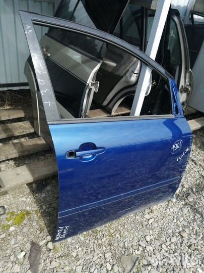 Дверь передняя правая Toyota Ipsum ACM21