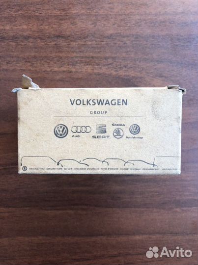 Клавиша (ручка-кнопка) крышки багажника Ауди A6 C7