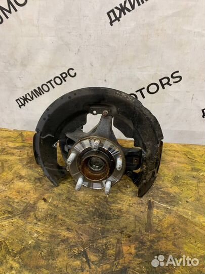 Кулак поворотный передний левый Volvo S40 V50 C30