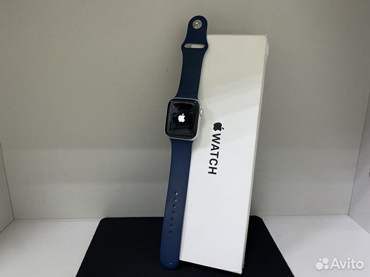Часы Apple Watch SE Gen 2 44mm