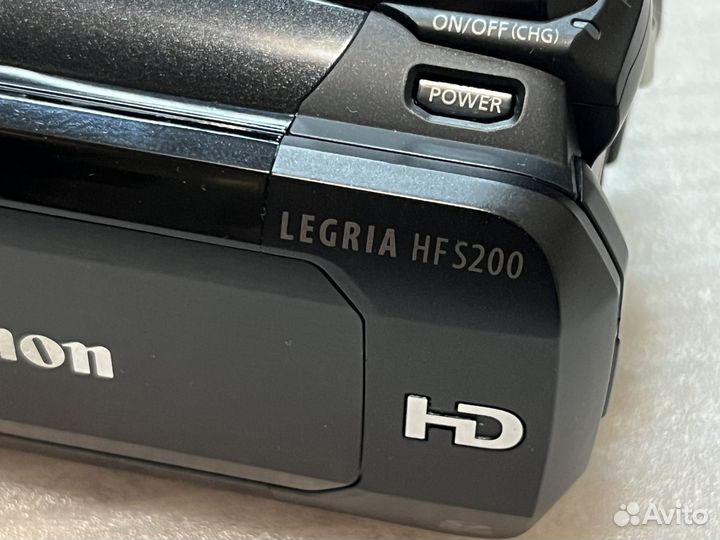 Видеокамера Canon Legria HF S200