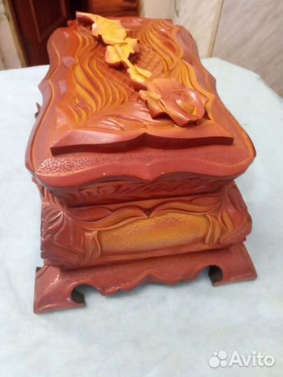 Шкатулка из дерева