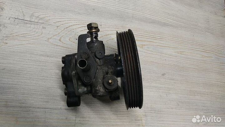 Насос гидроусилителя Mitsubishi Pajero/Montero