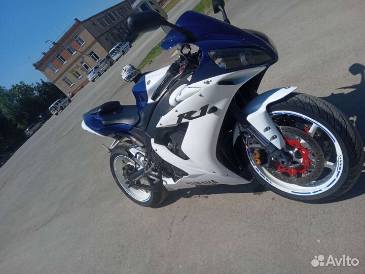 Yamaha R1