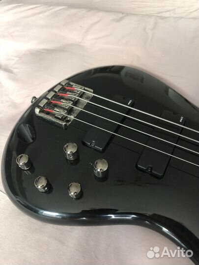 Бас Ibanez SR300