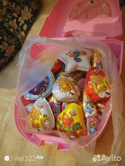 Детская сумка с игрушками и шкаладками