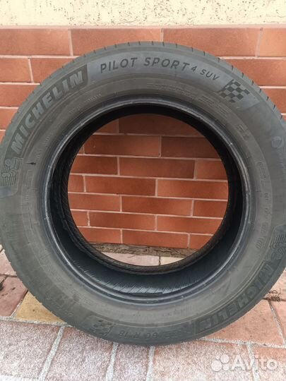 Michelin Pilot Sport 4 SUV 235/60 R18