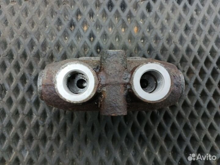 Клапан распределитель гидроусилителя