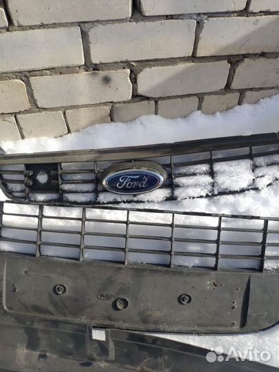 Решетка радиатора ford focus в сборе