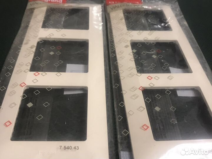 Legrand Valena Life слоновая кость