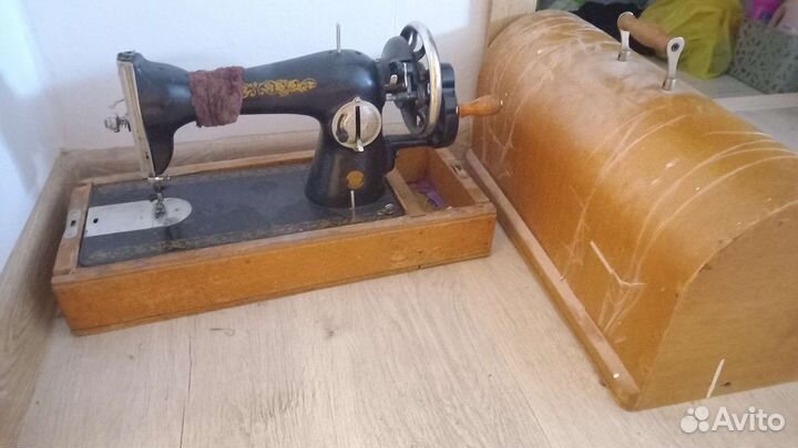 Швейная машинка ретро