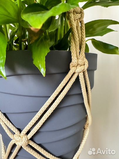 Кашпо для цветов подвесное