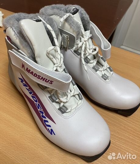 Лыжные ботинки новые NNN р.38-39