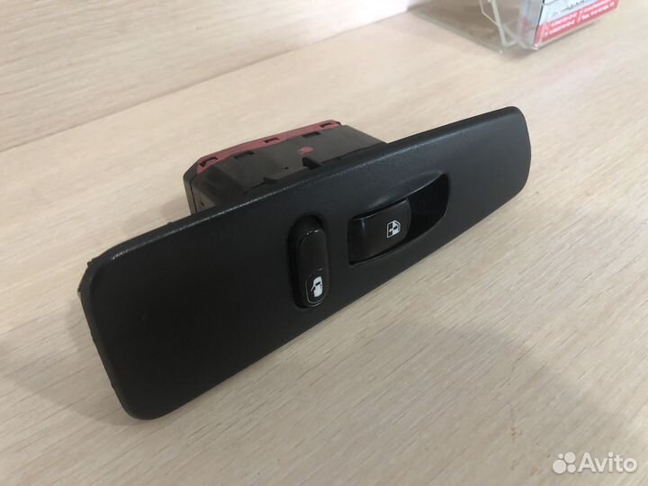 Кнопка стеклоподъемника SsangYong Rexton 1