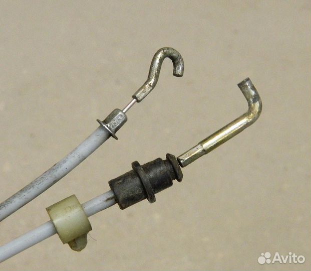 Трос замка задней левой двери Audi 80 B3