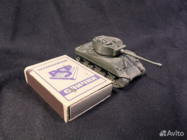 Модель танка M4A2 Шерман 1:100