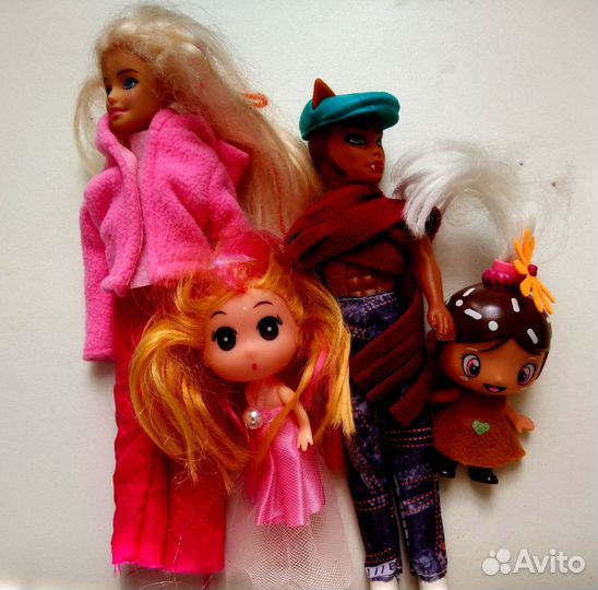 Набор маленьких кукол из 4 штук