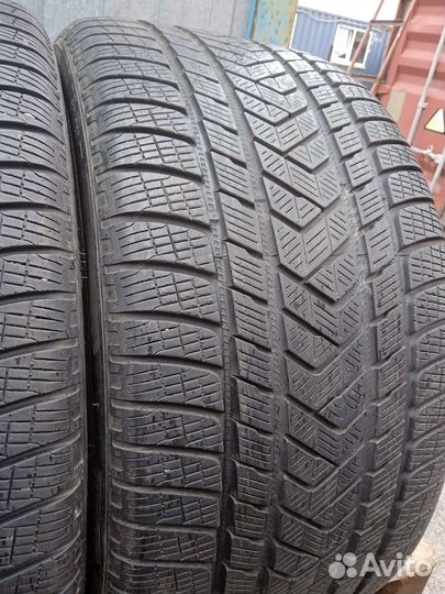 Pirelli Scorpion Winter 305/30 R21