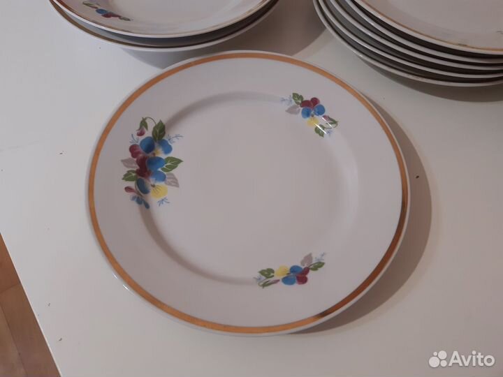 Столовый набор тарелок СССР неполный
