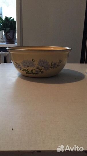 Салатник эмалированный с крышкой