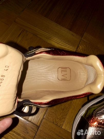 Кроссовки женские