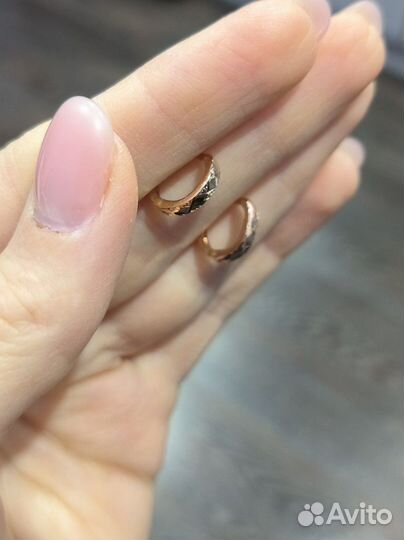 Золотые серьги 585