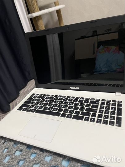 Ноутбук asus белый