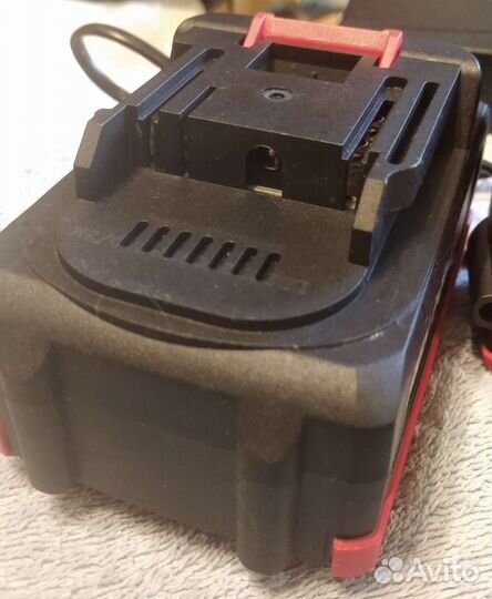 Комплект 2х аккумуляторов 18В 4А/ч, аналог Makita