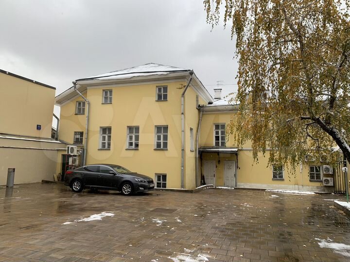 Под ресторан с верандой и парковкой, 258 м²