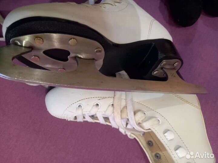 Коньки фигурные- 33/34 размер