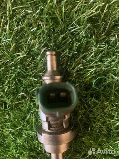 Форсунка топливная Toyota Mark X GRX121 3GR-FSE