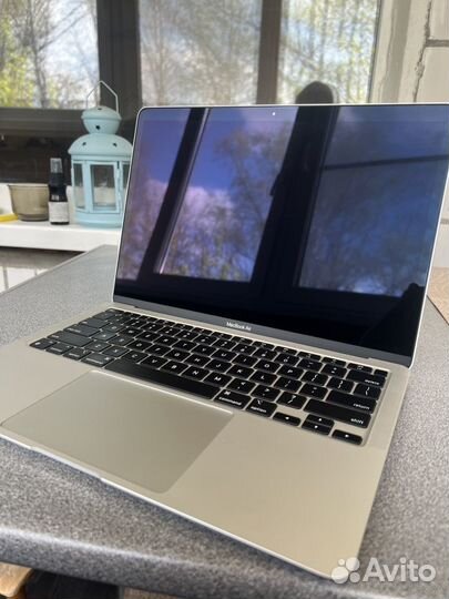 Macbook air 13 m1 8 256