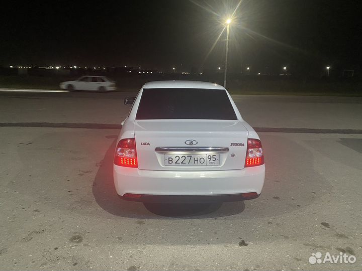 Крыло переднее левое priora