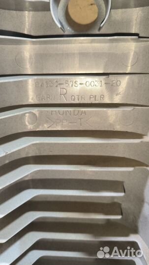 Обшивка салона задняя правая вержняя Honda Stepwgn RF3