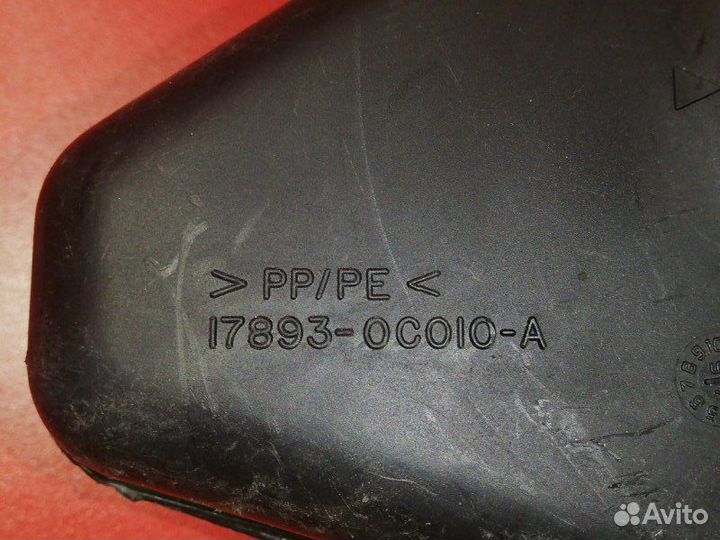 Резонатор воздушного фильтра Toyota Hilux Surf