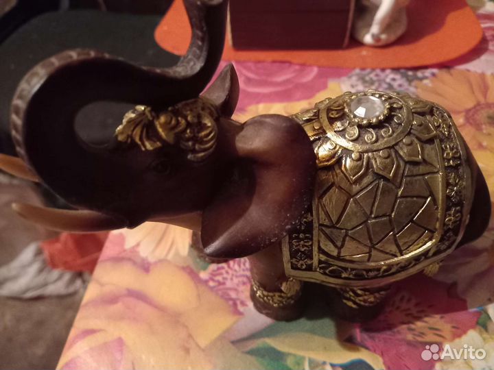 Декоративная фигурка слона