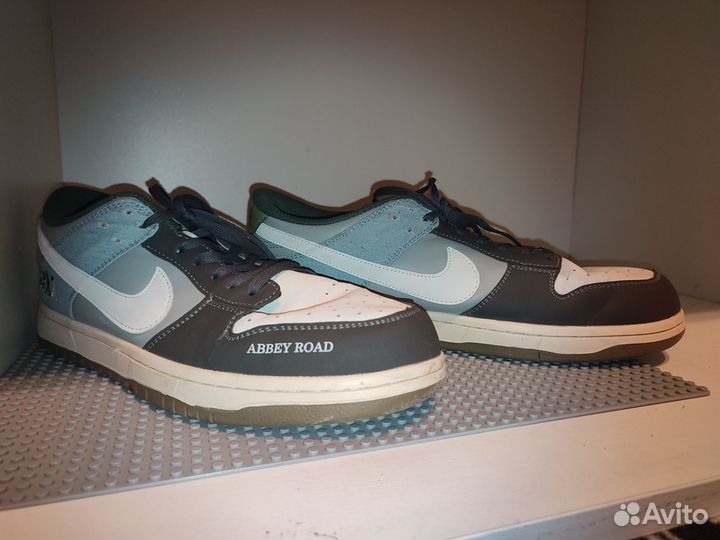 Nike Dunk Low X The Beatles “Abbey Road”